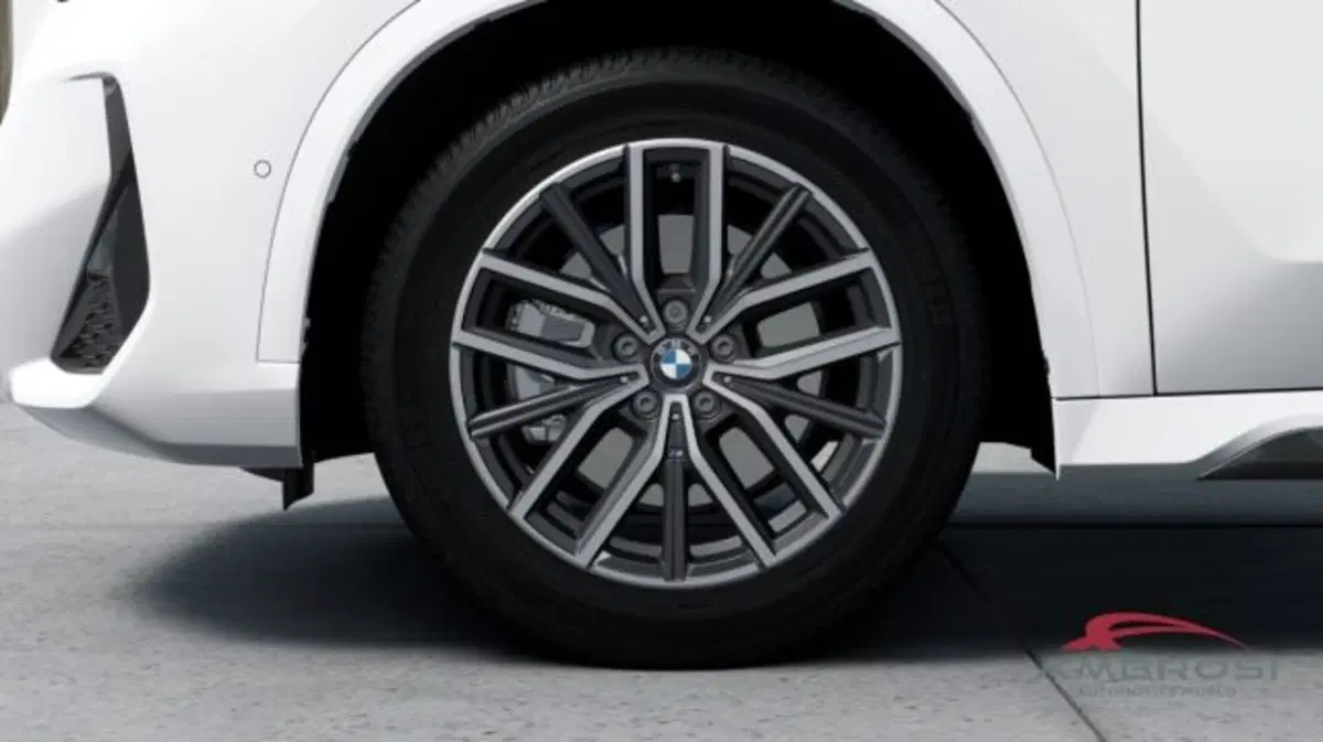 BMW iX1 nuova a Perugia (8)