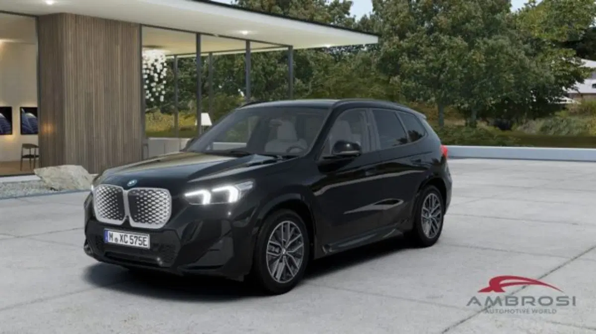 BMW iX1 nuova a Perugia