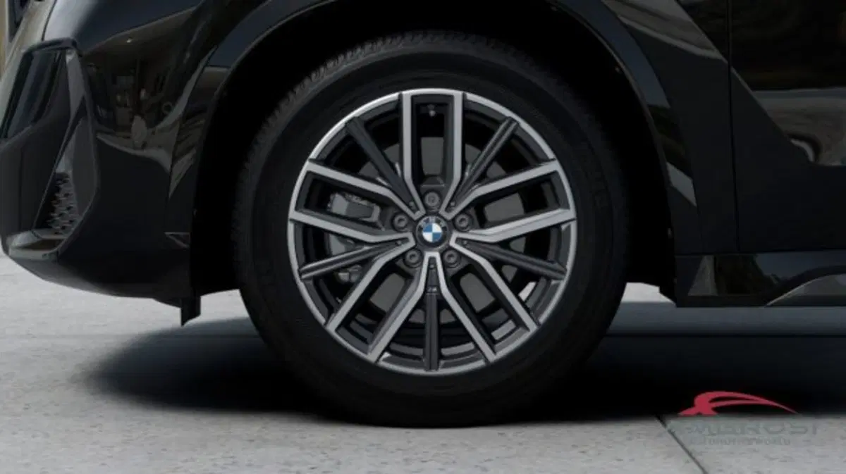 BMW iX1 nuova a Perugia (8)