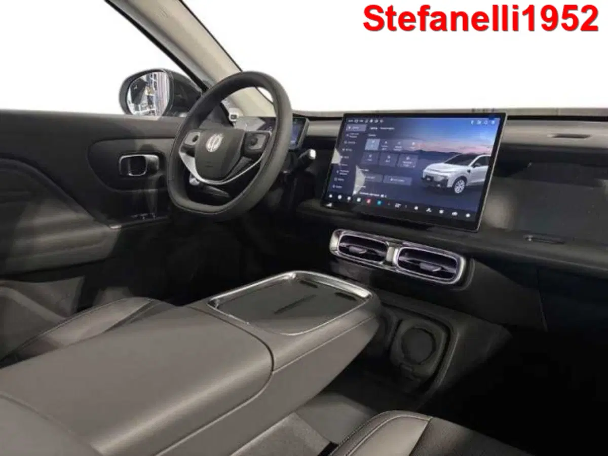 Leapmotor B10 nuova a Bologna (15)