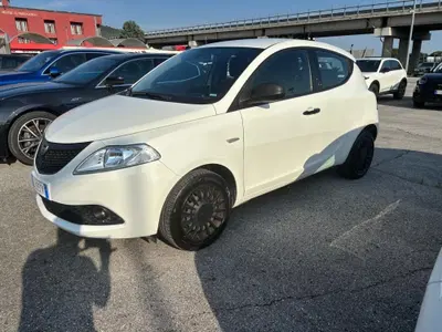 Lancia Ypsilon 1.0 FireFly 5 porte S&amp;S Hybrid Ecochic Silver del 2020 usata a Corciano