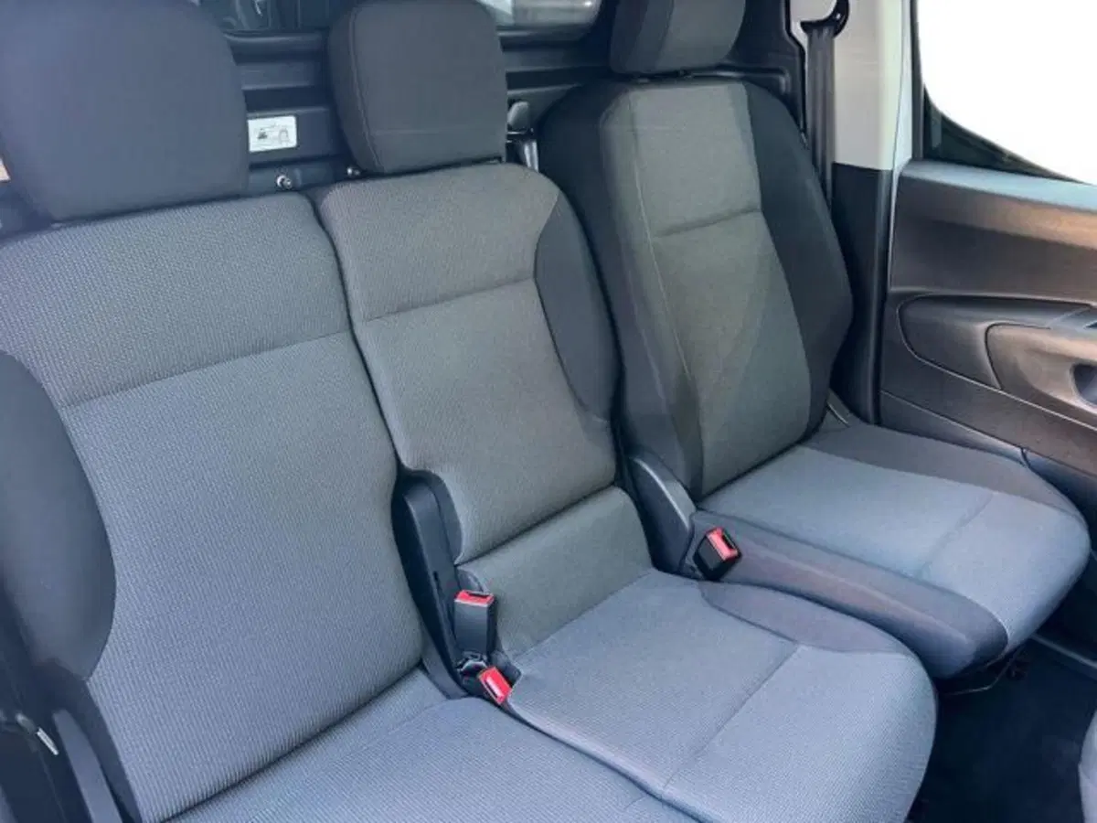Toyota Proace City Electric nuova a Sassari (11)