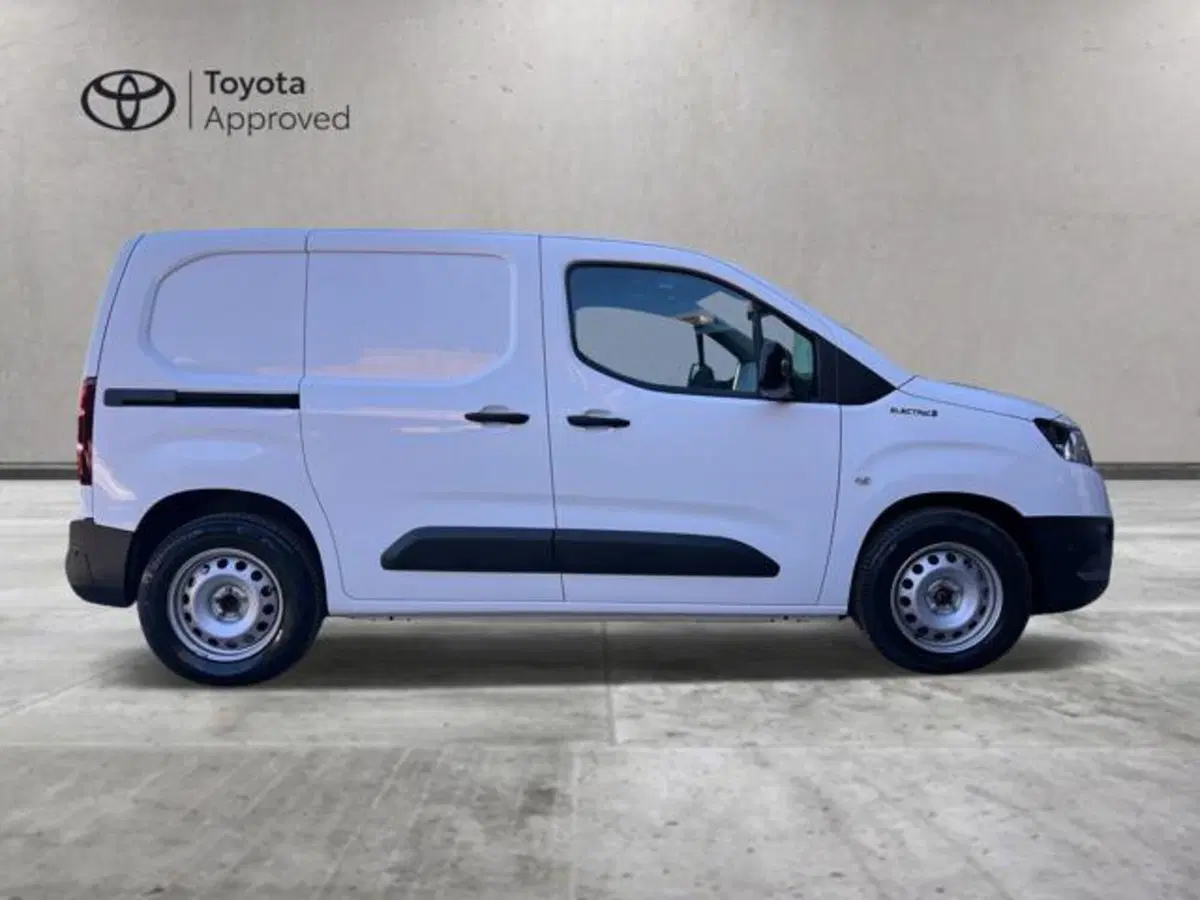 Toyota Proace City Electric nuova a Sassari (4)