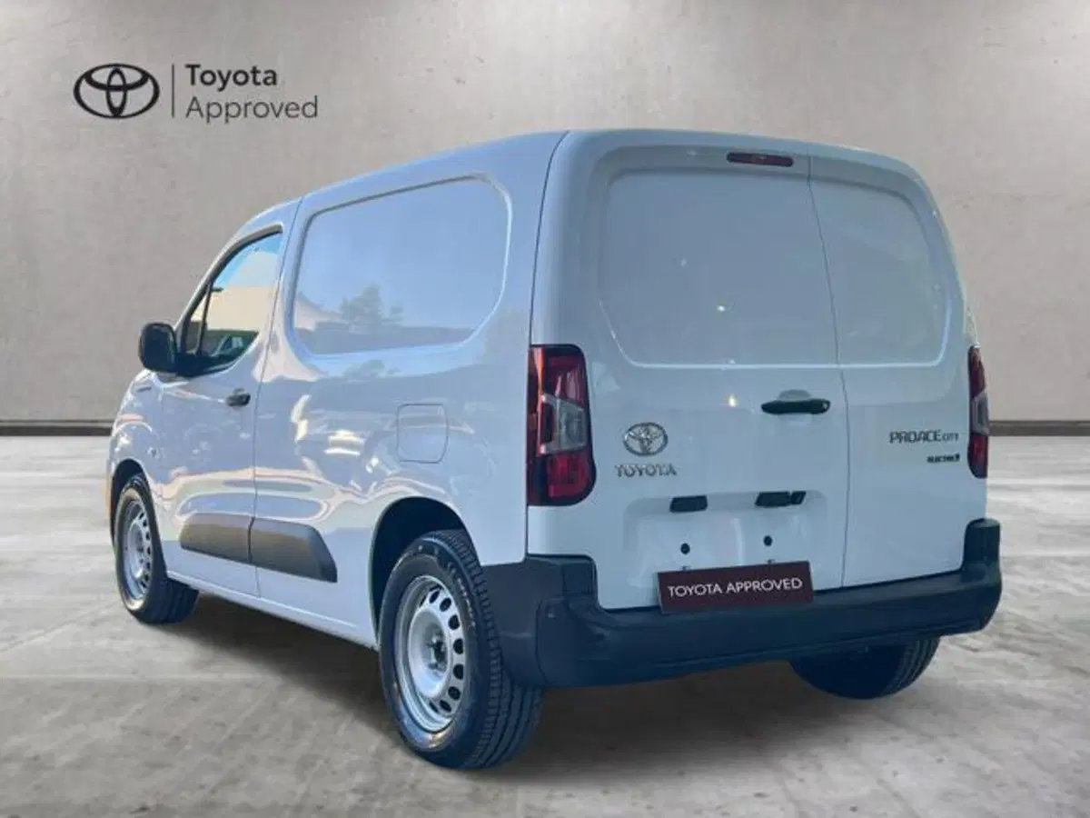 Toyota Proace City Electric nuova a Sassari (5)