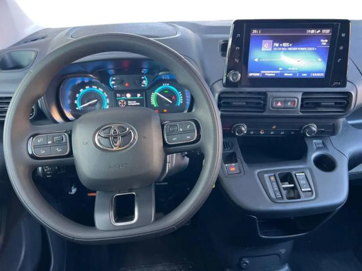 Toyota Proace City Electric nuova a Sassari (8)