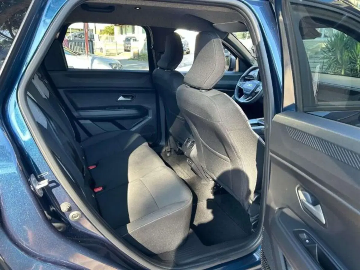Dacia Bigster usata a Firenze (16)