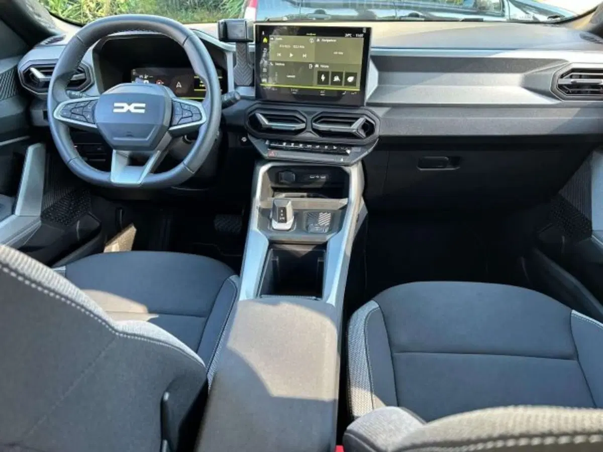Dacia Bigster usata a Firenze (17)