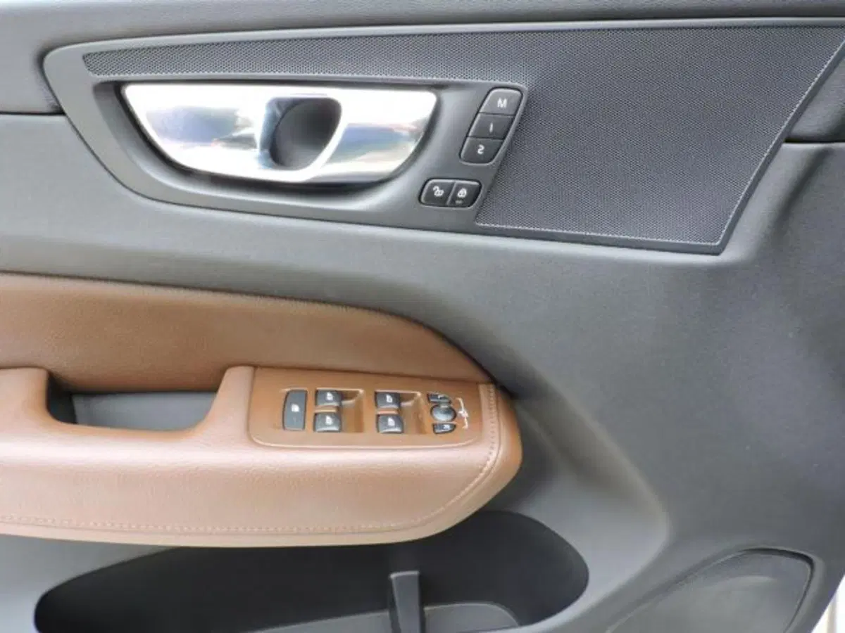 Volvo XC60 usata a Firenze (18)