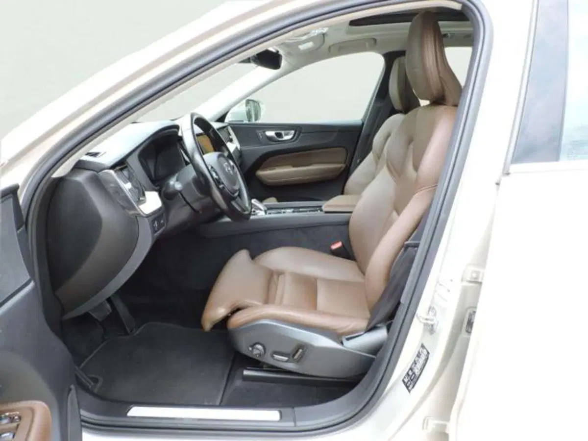 Volvo XC60 usata a Firenze (9)