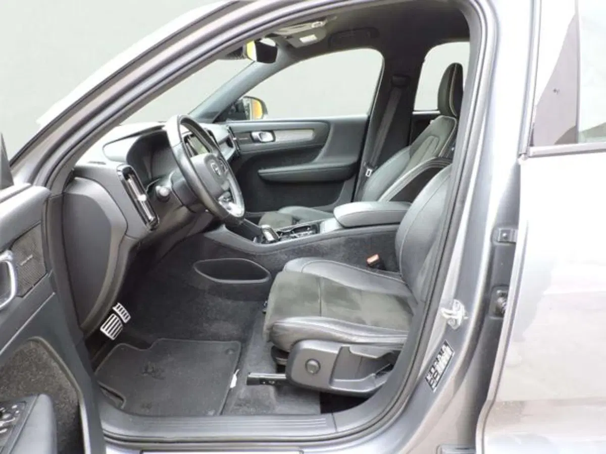Volvo XC40 usata a Firenze (13)
