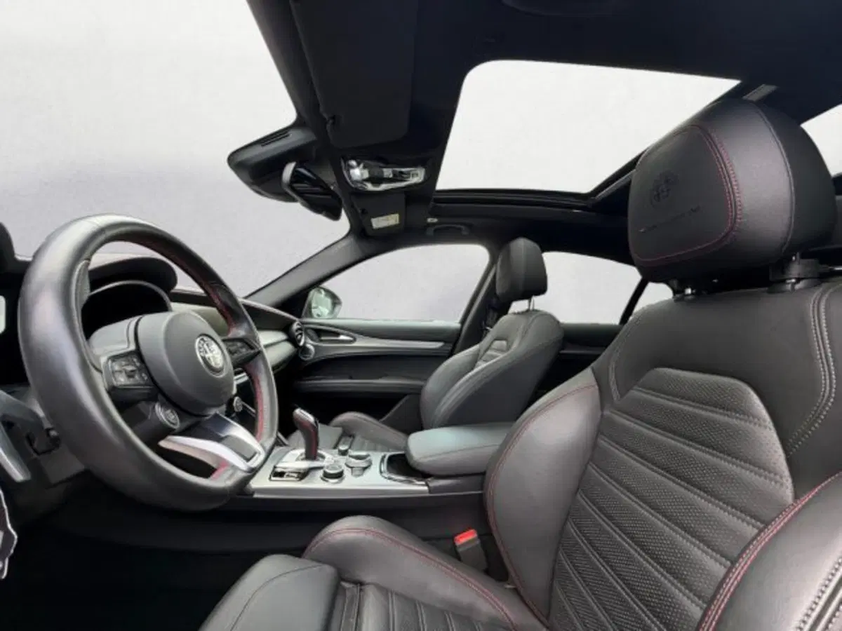 Alfa Romeo Stelvio usata a Udine (7)
