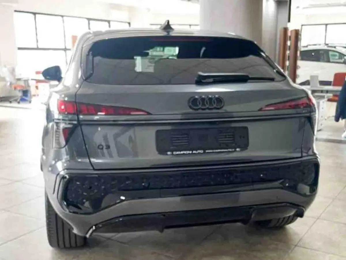 Audi Q3 Sportback nuova a Torino (3)
