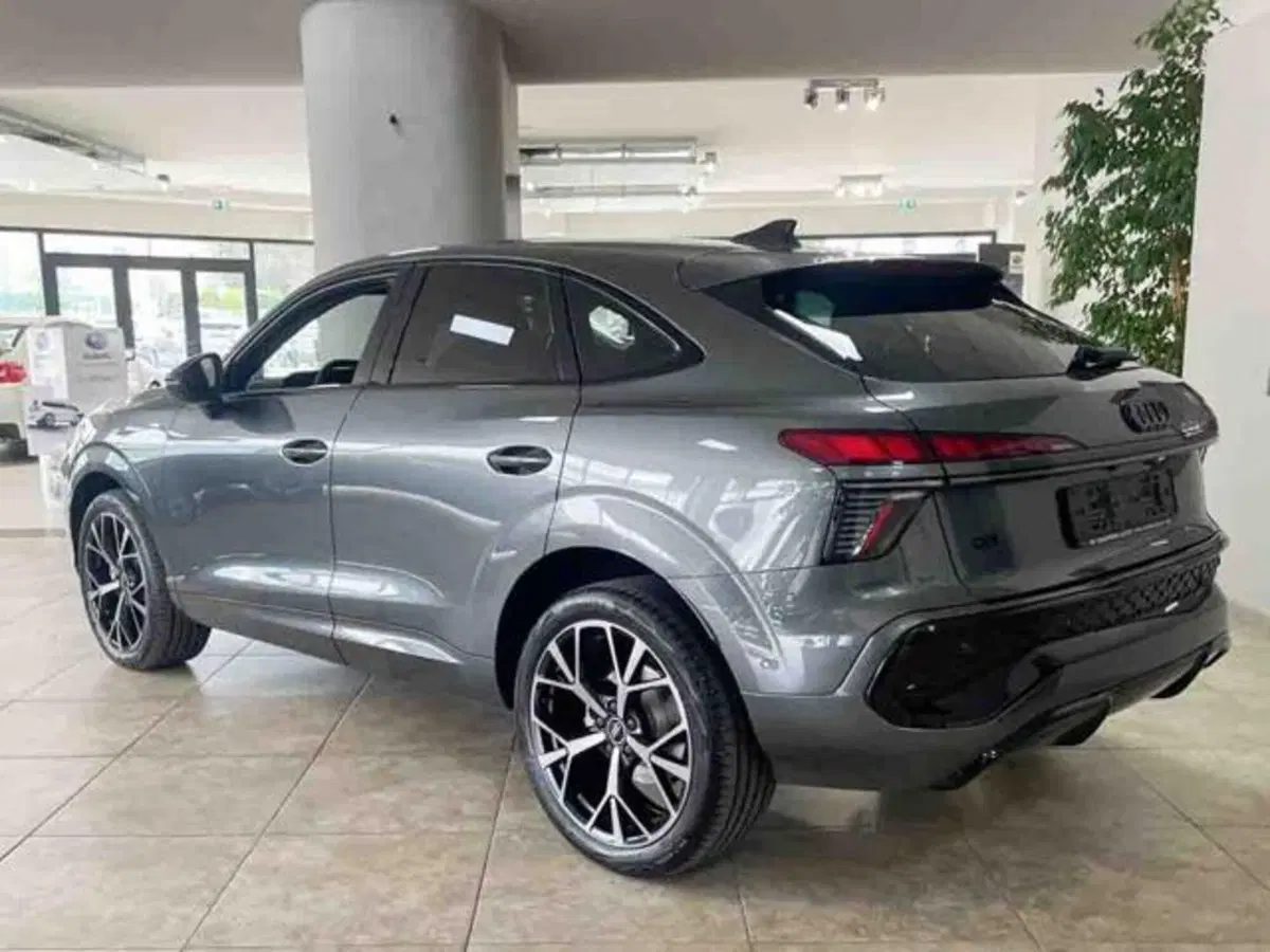 Audi Q3 Sportback nuova a Torino (4)