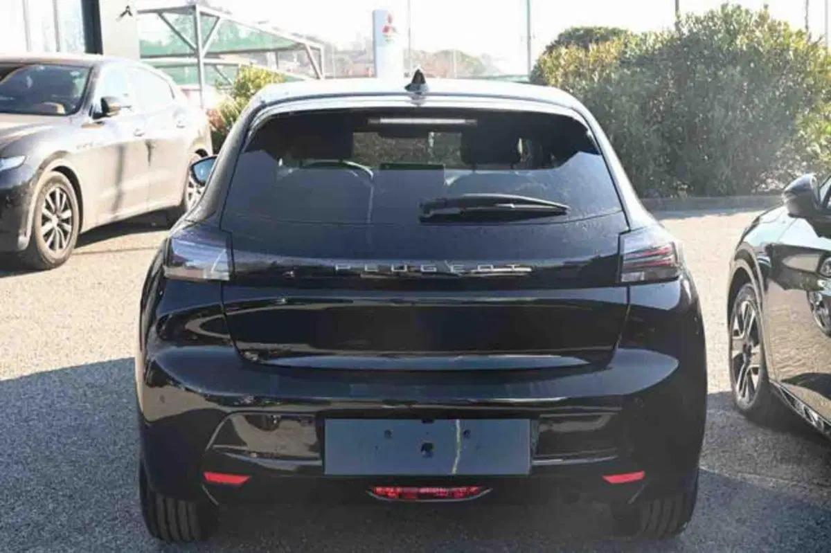 Peugeot 208 nuova a Torino (17)
