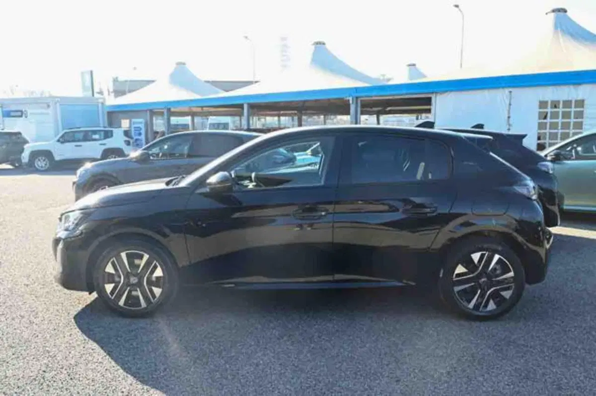 Peugeot 208 nuova a Torino (18)
