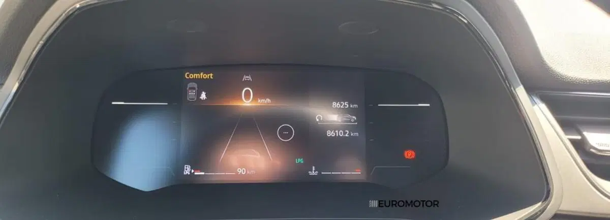 Renault Captur usata a Bari (12)