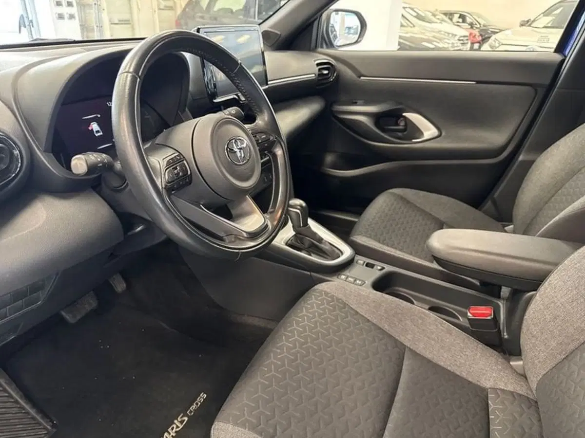 Toyota Yaris Cross usata a Prato (10)
