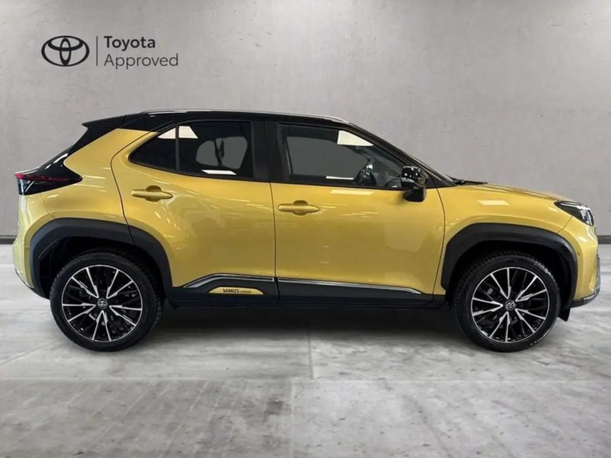 Toyota Yaris Cross usata a Prato (5)