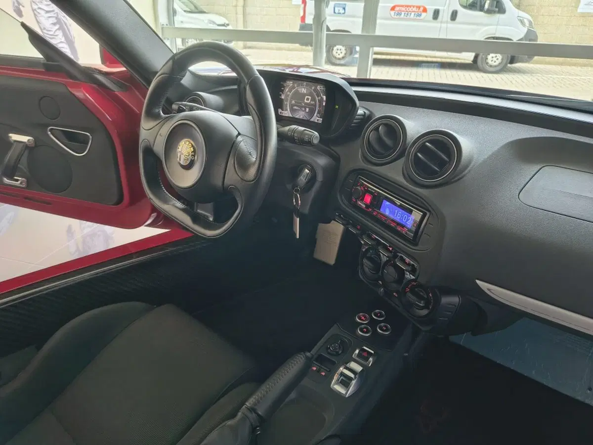 Alfa Romeo 4C Coupé usata a Firenze (16)