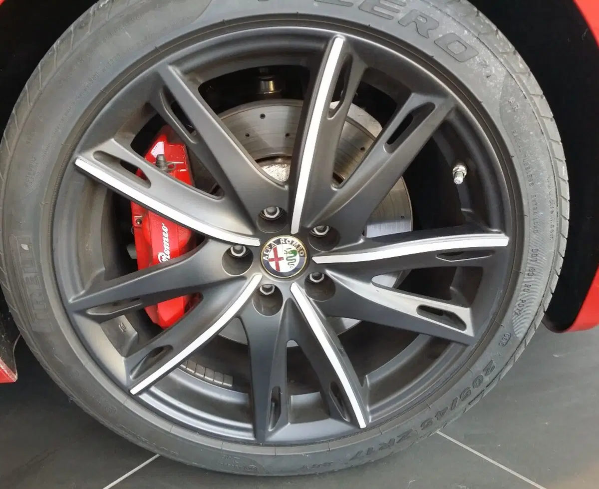 Alfa Romeo 4C Coupé usata a Firenze (17)