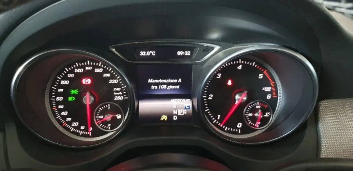 Mercedes-Benz CLA Shooting Brake usata a Pordenone (17)