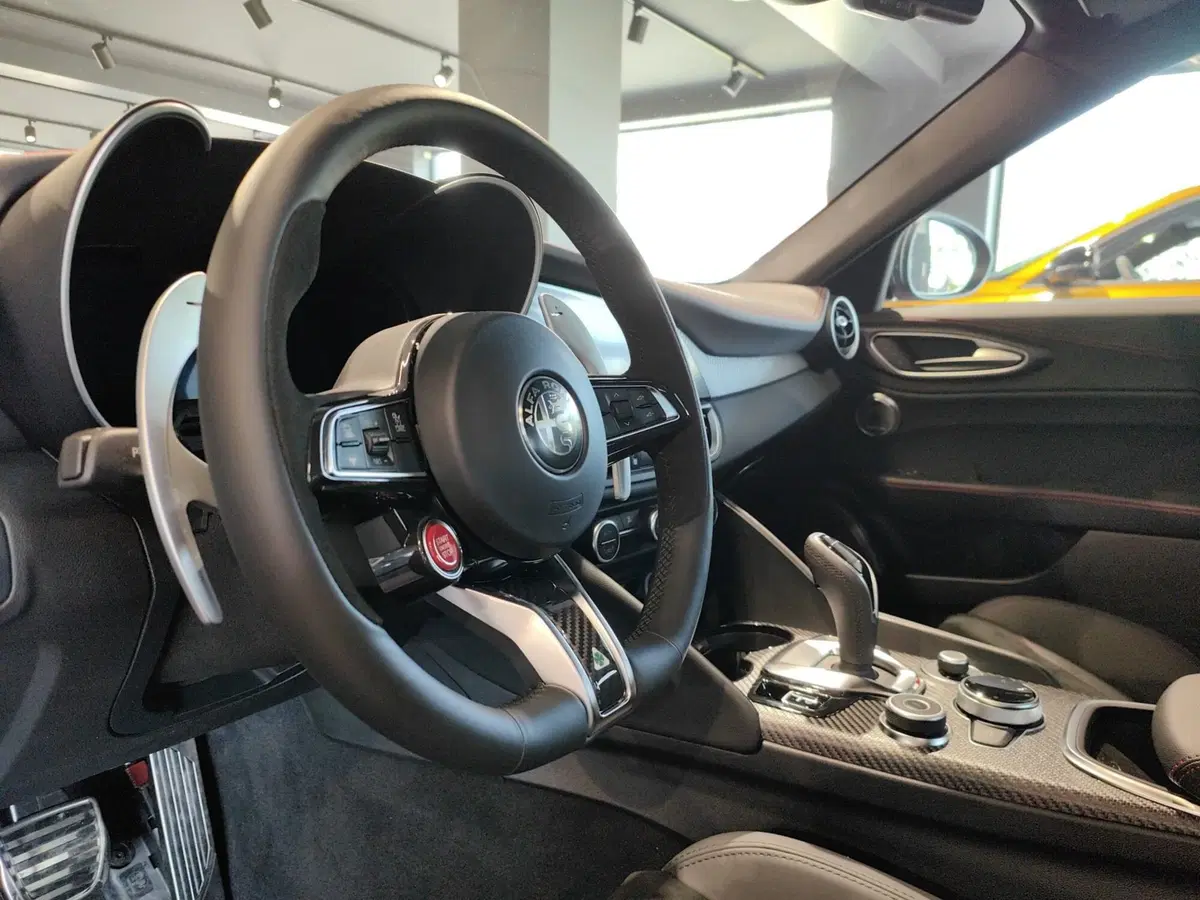 Alfa Romeo Giulia nuova a Como (10)