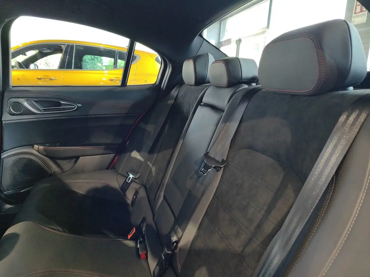 Alfa Romeo Giulia nuova a Como (14)