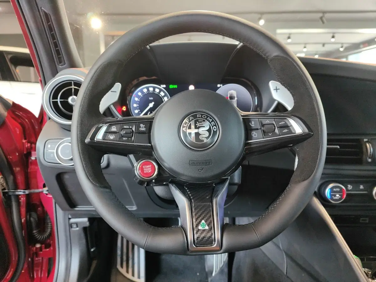 Alfa Romeo Giulia nuova a Como (17)