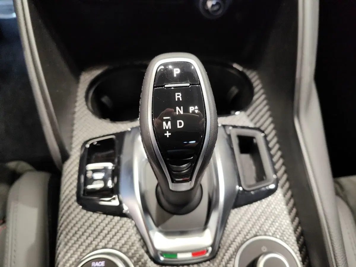 Alfa Romeo Giulia nuova a Como (19)