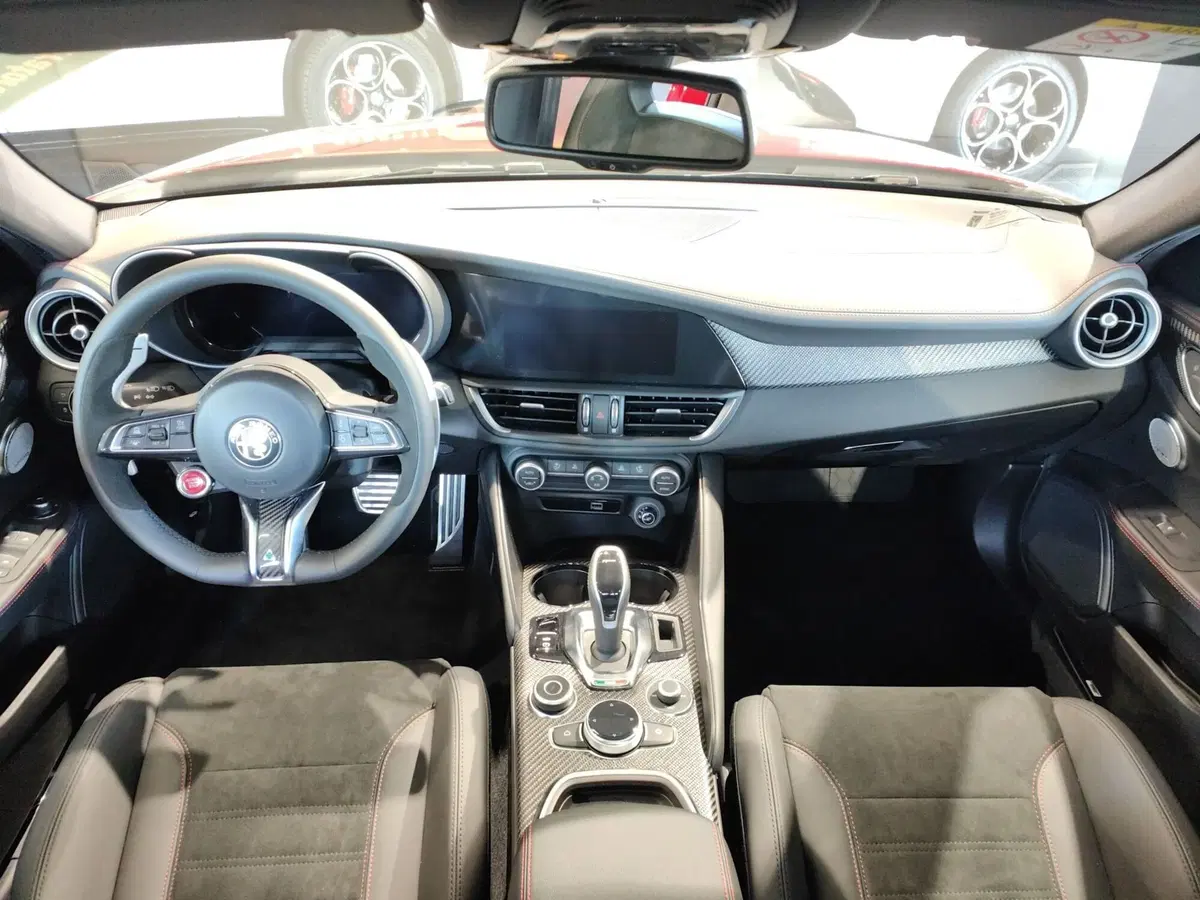 Alfa Romeo Giulia nuova a Como (9)