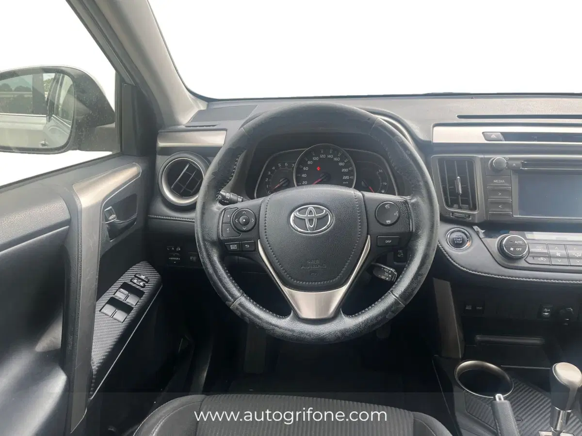 Toyota Rav4 usata a Modena (12)