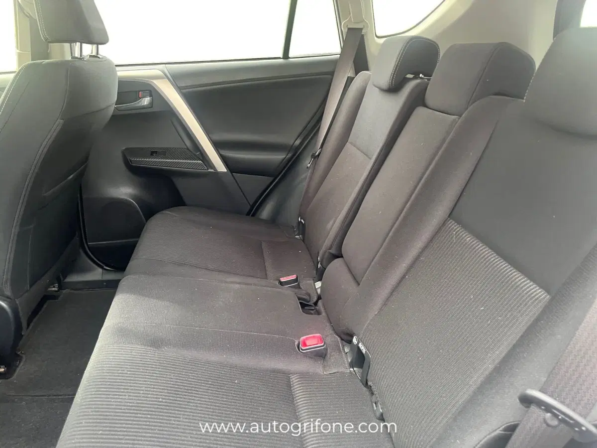 Toyota Rav4 usata a Modena (13)