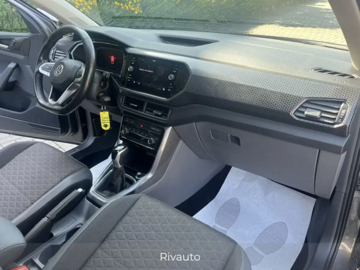 Volkswagen T-Cross usata a Como (11)