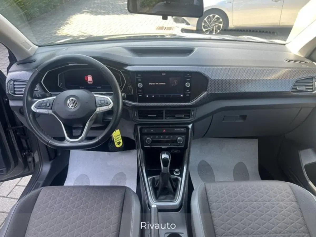 Volkswagen T-Cross usata a Como (12)