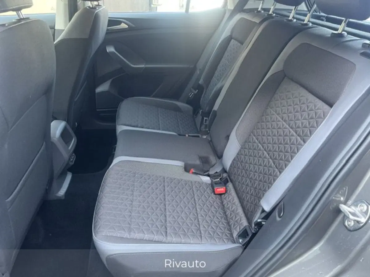 Volkswagen T-Cross usata a Como (9)