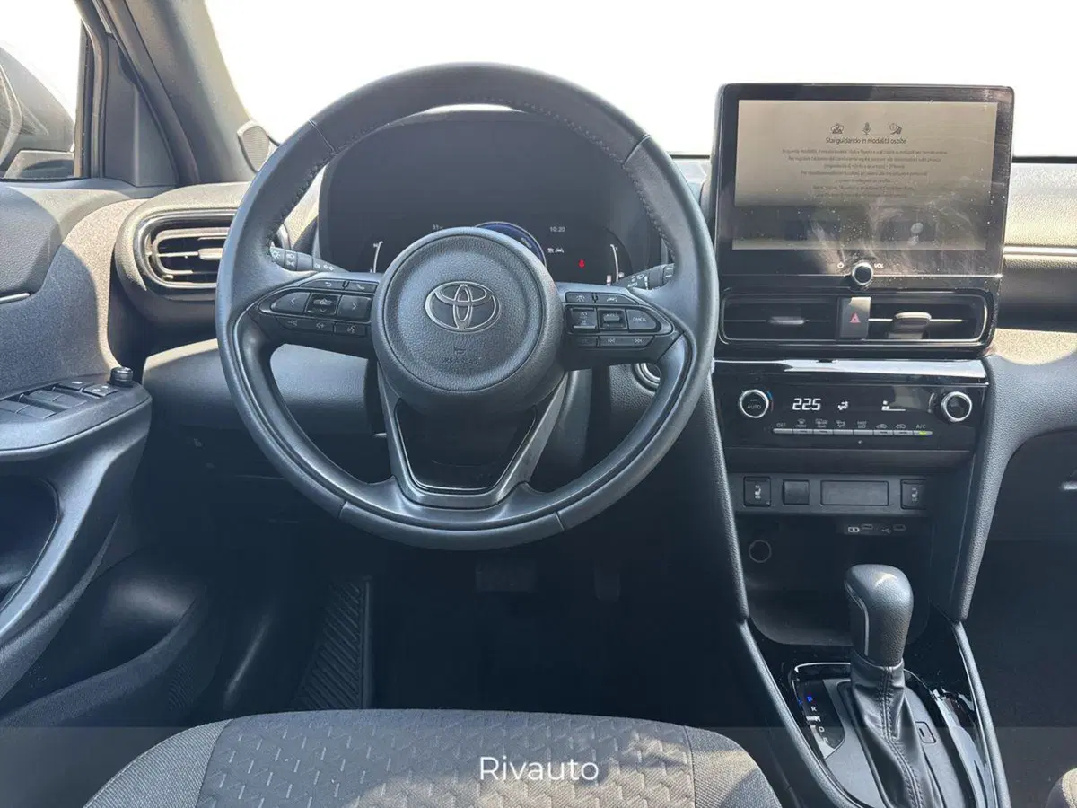 Toyota Yaris Cross usata a Como (8)