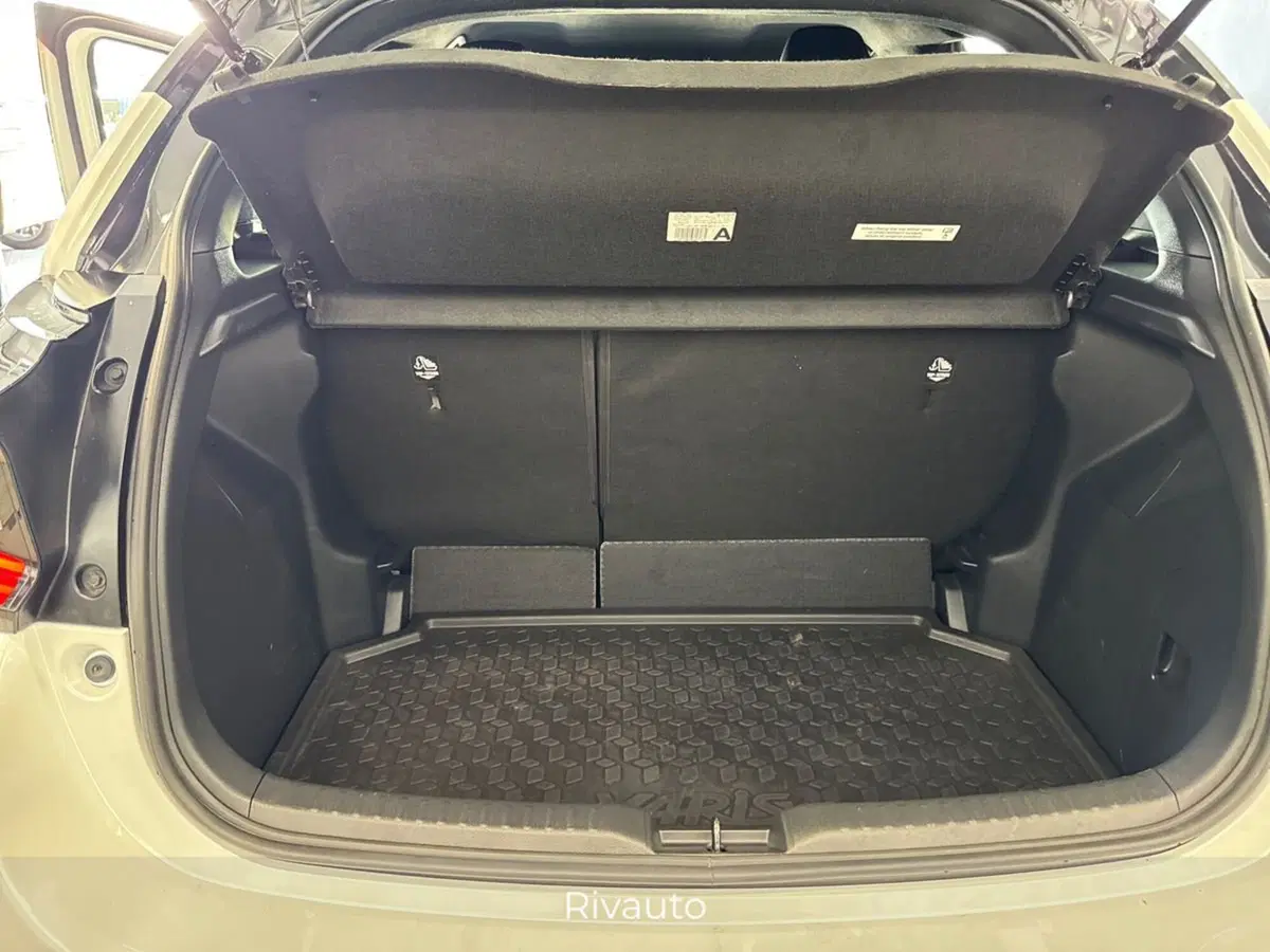 Toyota Yaris usata a Como (6)
