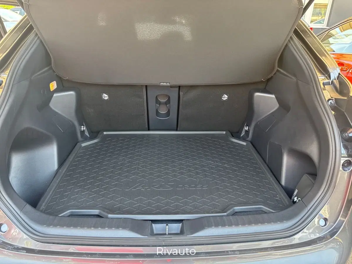 Toyota Yaris Cross usata a Como (6)