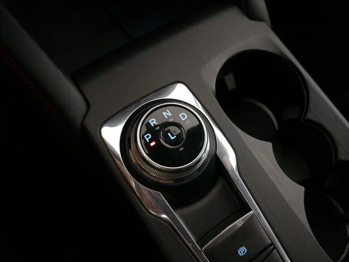 Ford Kuga usata a Roma (13)