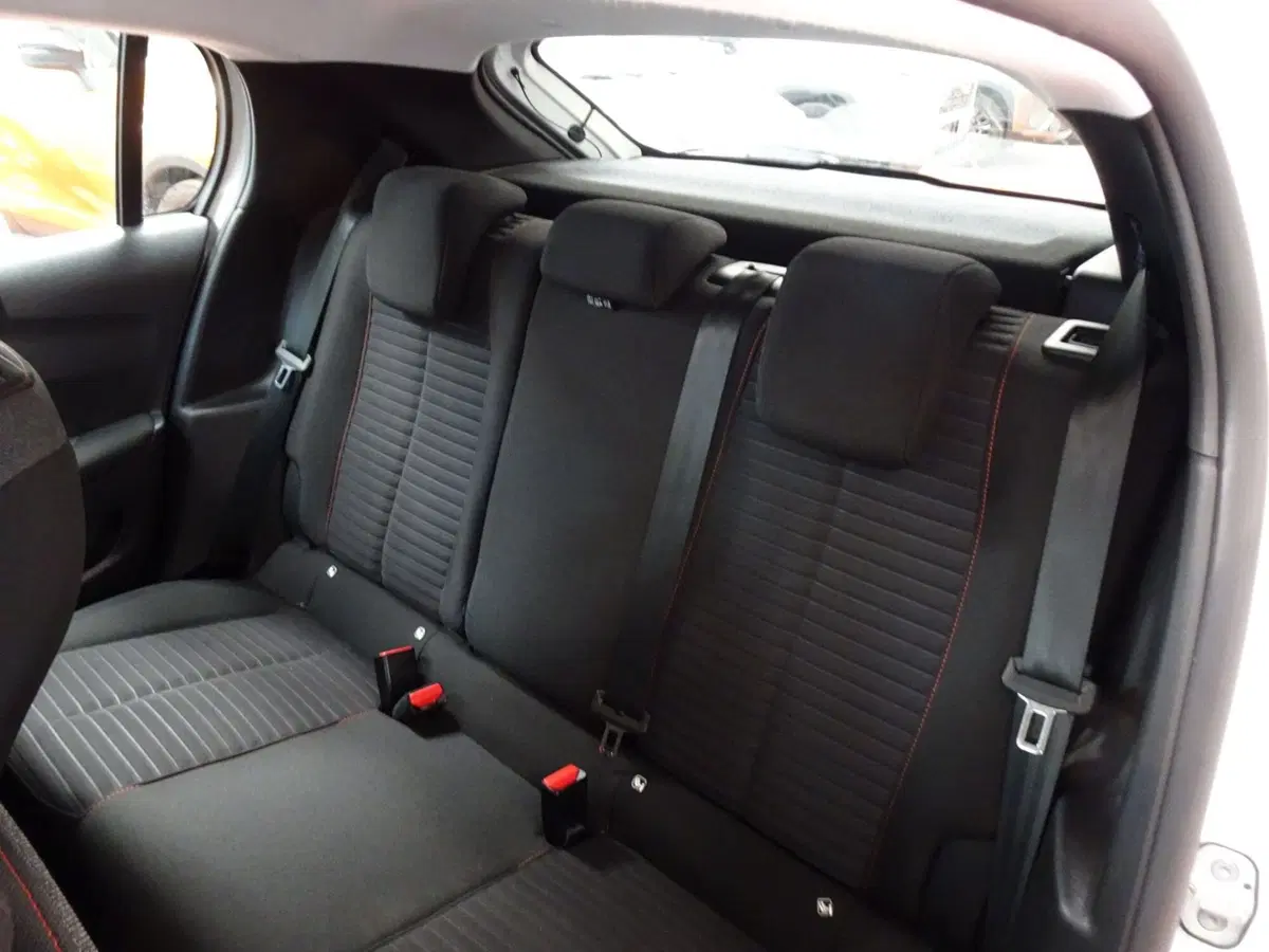 Peugeot 208 usata a Treviso (12)