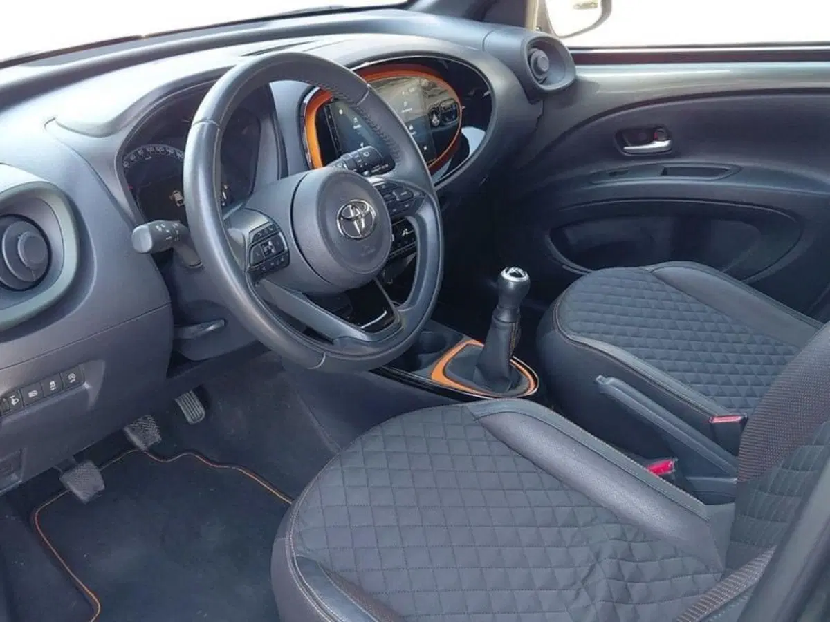 Toyota Aygo X usata a Cagliari (8)