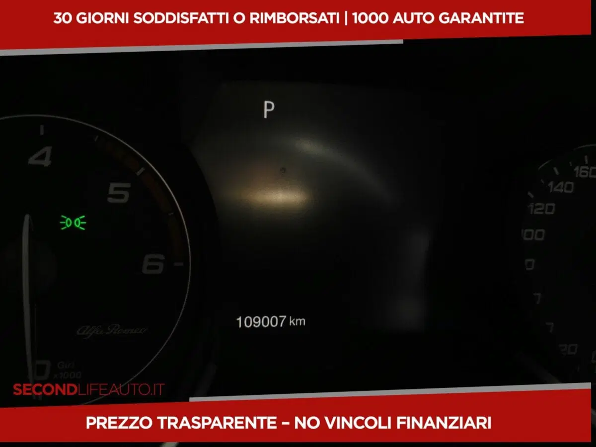 Alfa Romeo Stelvio usata a Chieti (19)