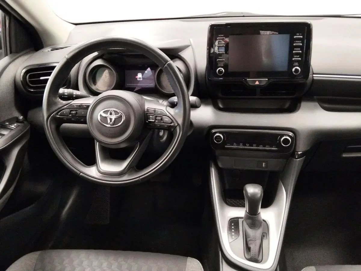 Toyota Yaris usata a Roma (8)