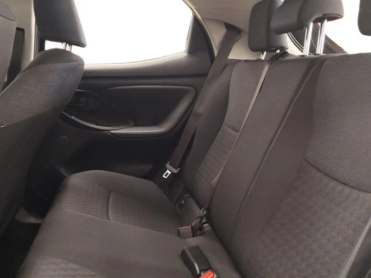 Toyota Yaris usata a Roma (11)