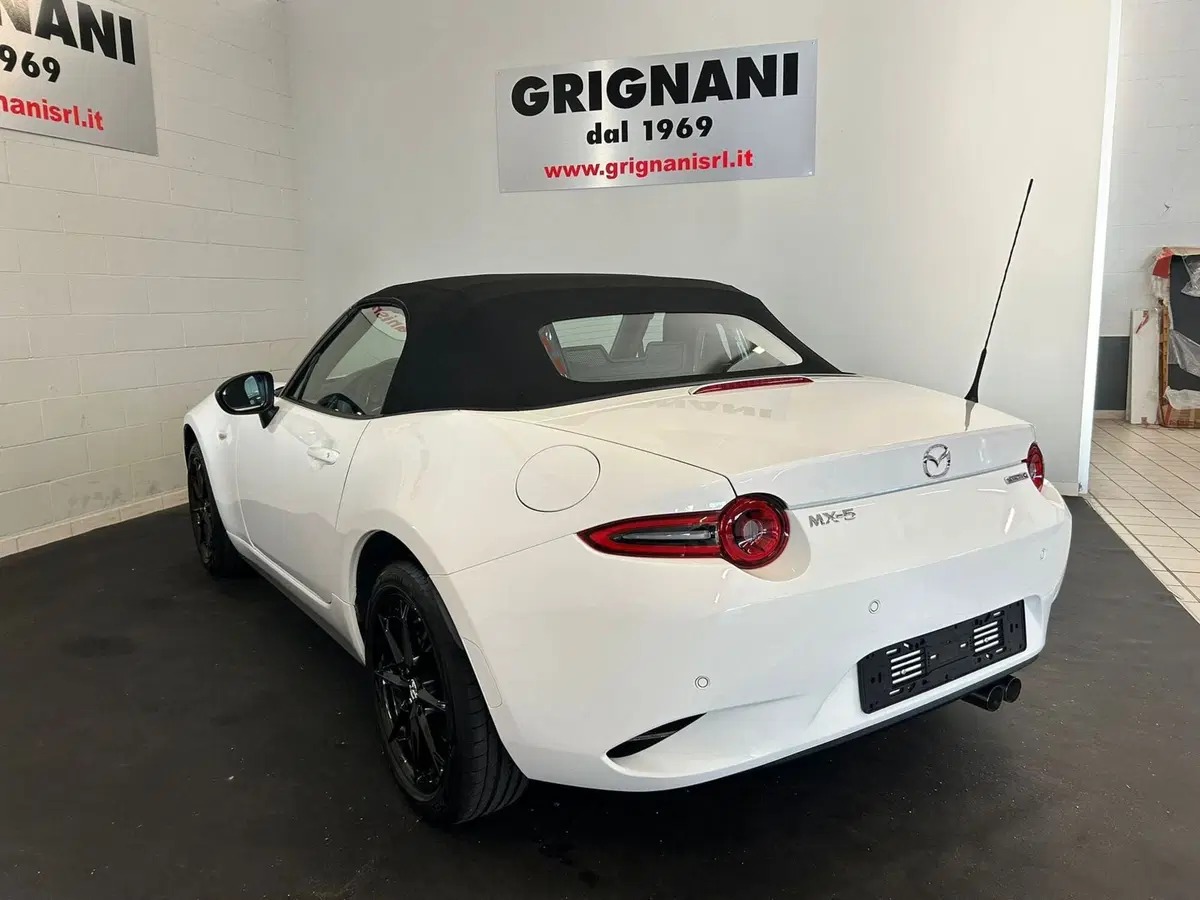 Mazda MX-5 nuova a Pavia (7)