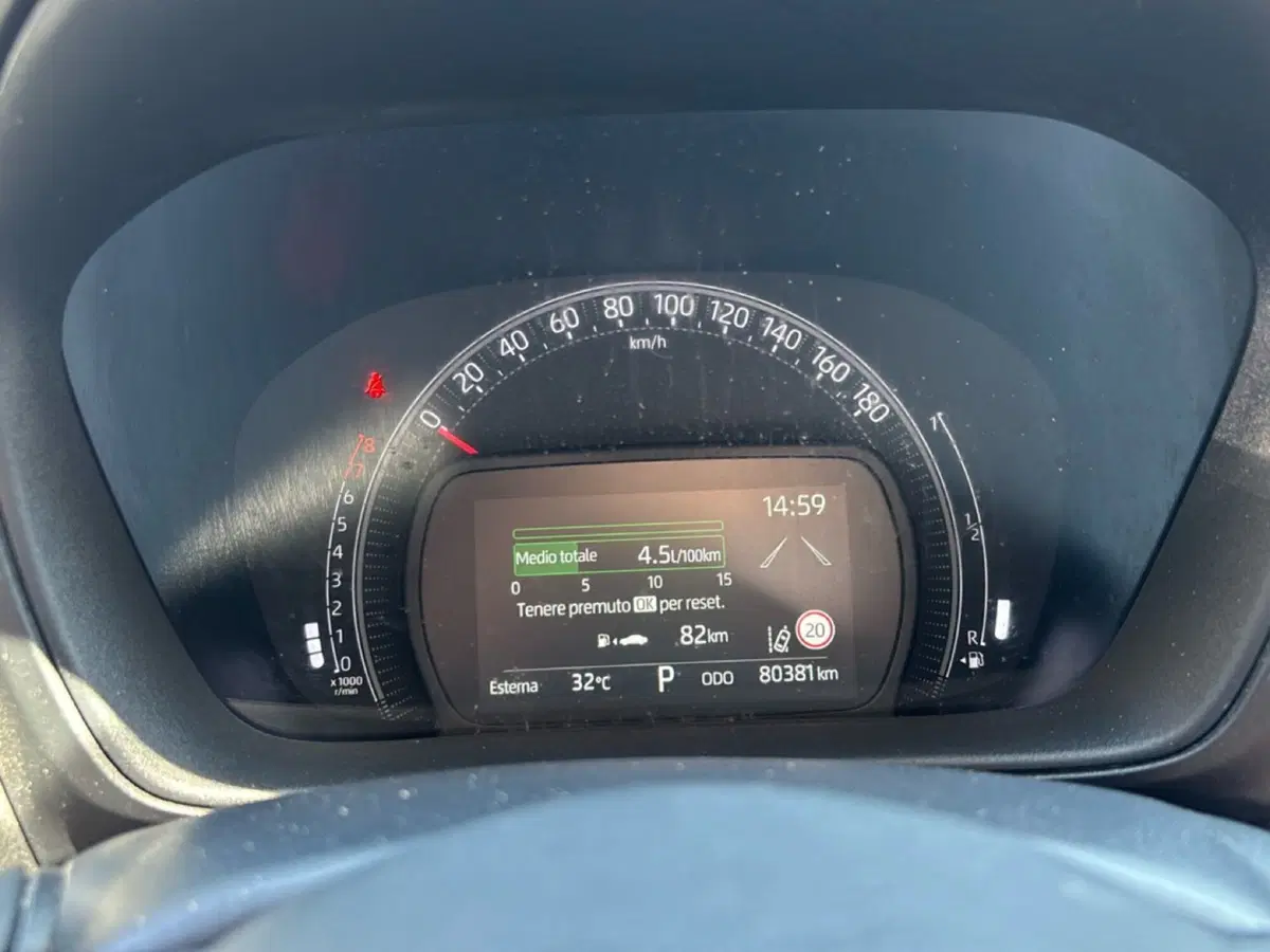 Toyota Aygo X usata a Bologna (12)