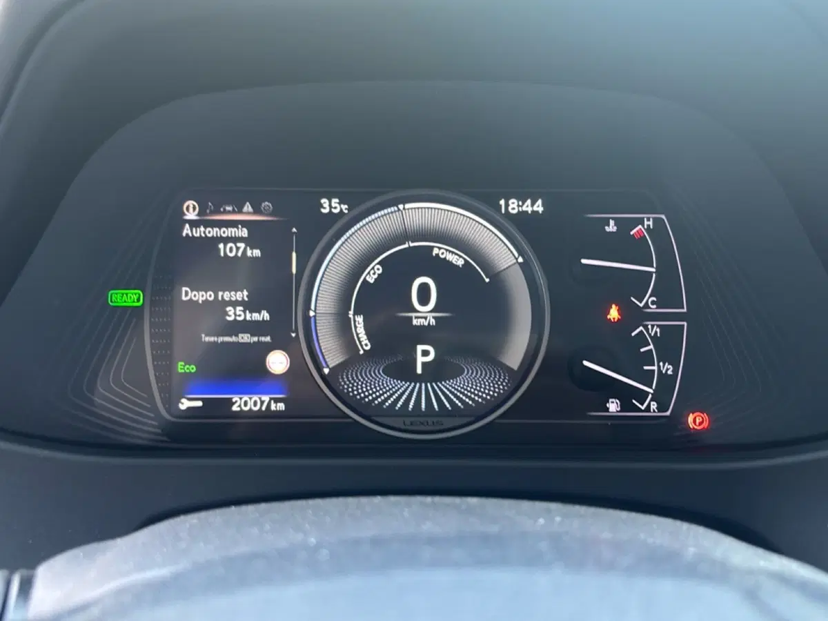 Lexus UX usata a Bologna (11)