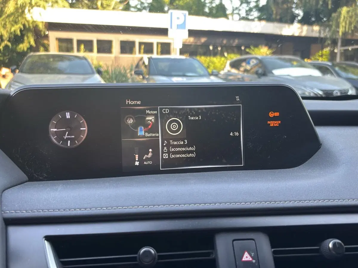 Lexus UX usata a Bologna (12)