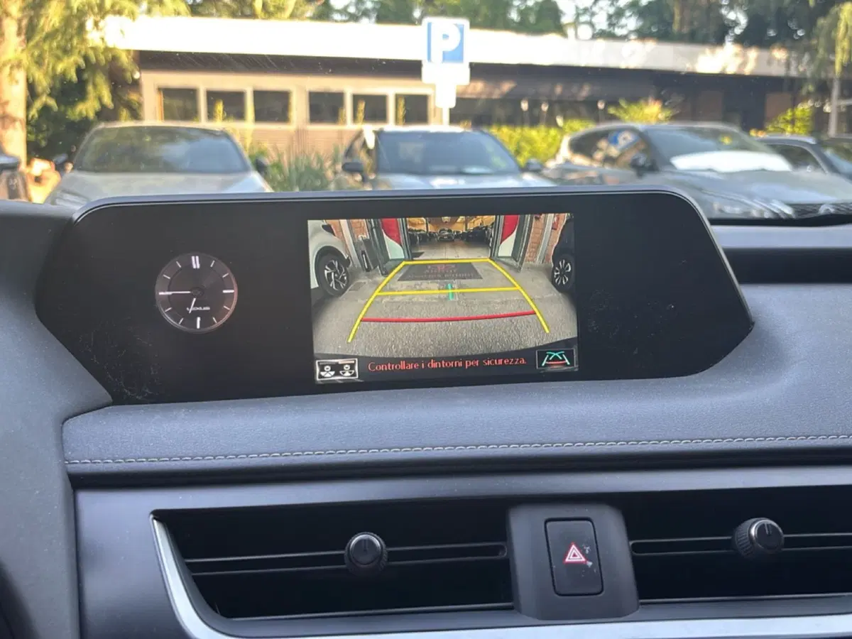 Lexus UX usata a Bologna (13)