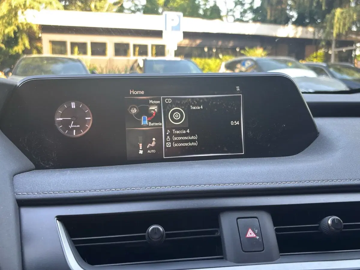 Lexus UX usata a Bologna (15)